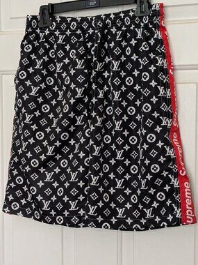 LV Junior Men's Supreme Fight Shorts Size XL Black White Red .